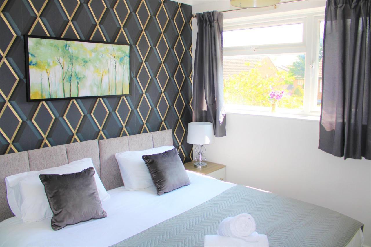 Homely And Budget Friendly 3 Bed House Sleeps 6 Free Parking! Milton Keynes Extérieur photo