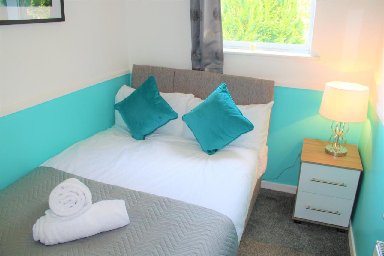 Homely And Budget Friendly 3 Bed House Sleeps 6 Free Parking! Milton Keynes Extérieur photo