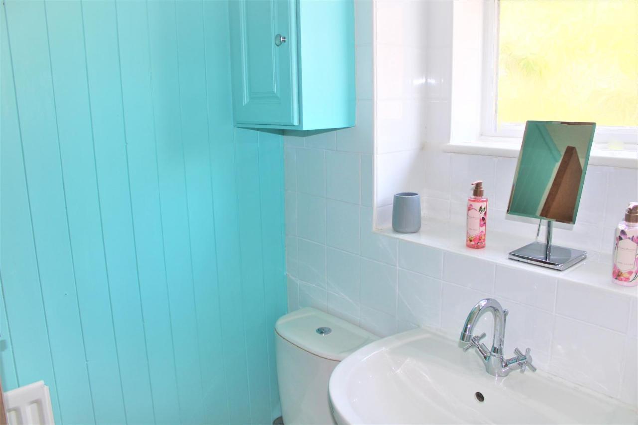 Homely And Budget Friendly 3 Bed House Sleeps 6 Free Parking! Milton Keynes Extérieur photo