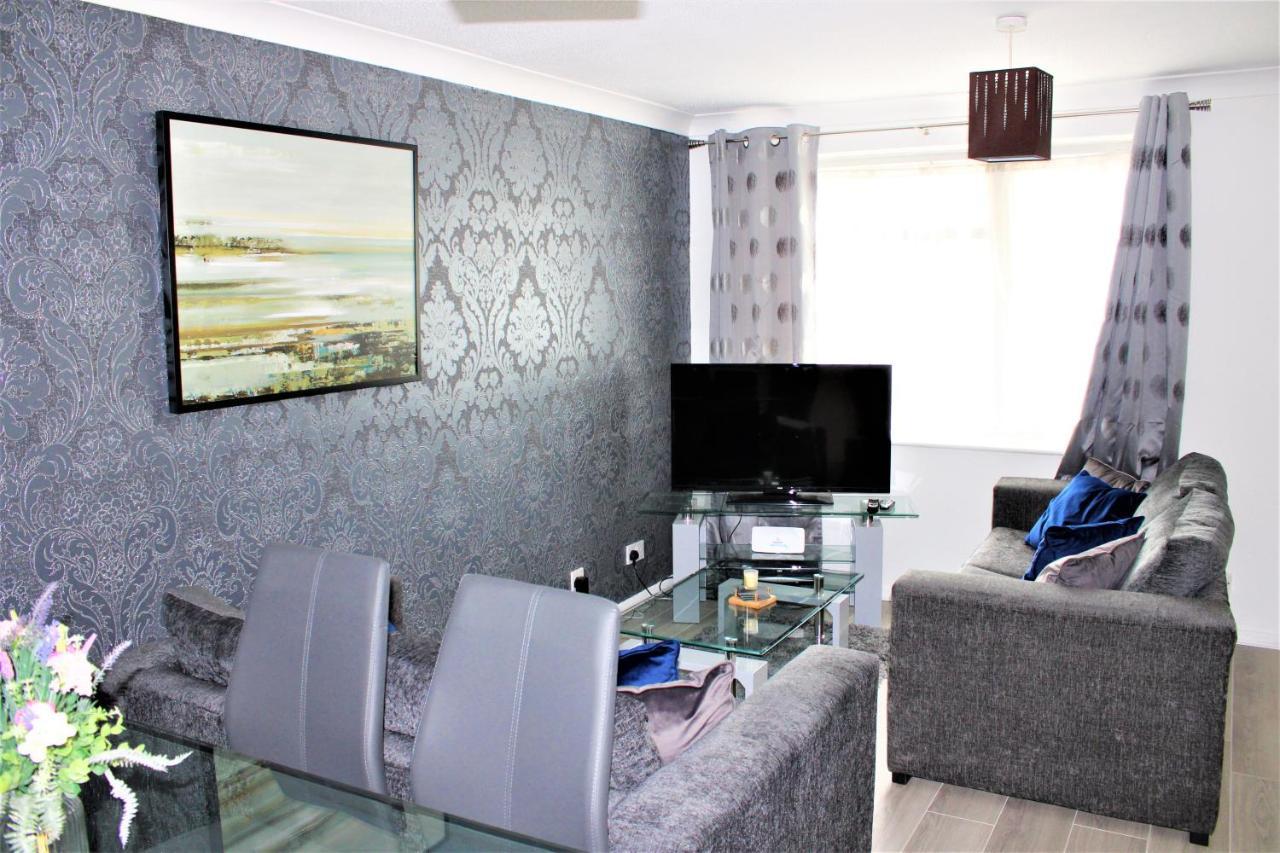 Homely And Budget Friendly 3 Bed House Sleeps 6 Free Parking! Milton Keynes Extérieur photo