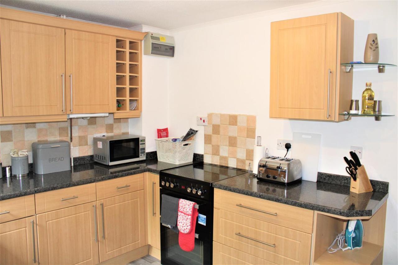 Homely And Budget Friendly 3 Bed House Sleeps 6 Free Parking! Milton Keynes Extérieur photo